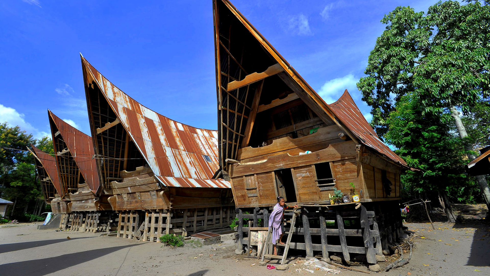 Letusan Toba Pengaruhi Arsitektur Rumah Adat Batak Toba ...